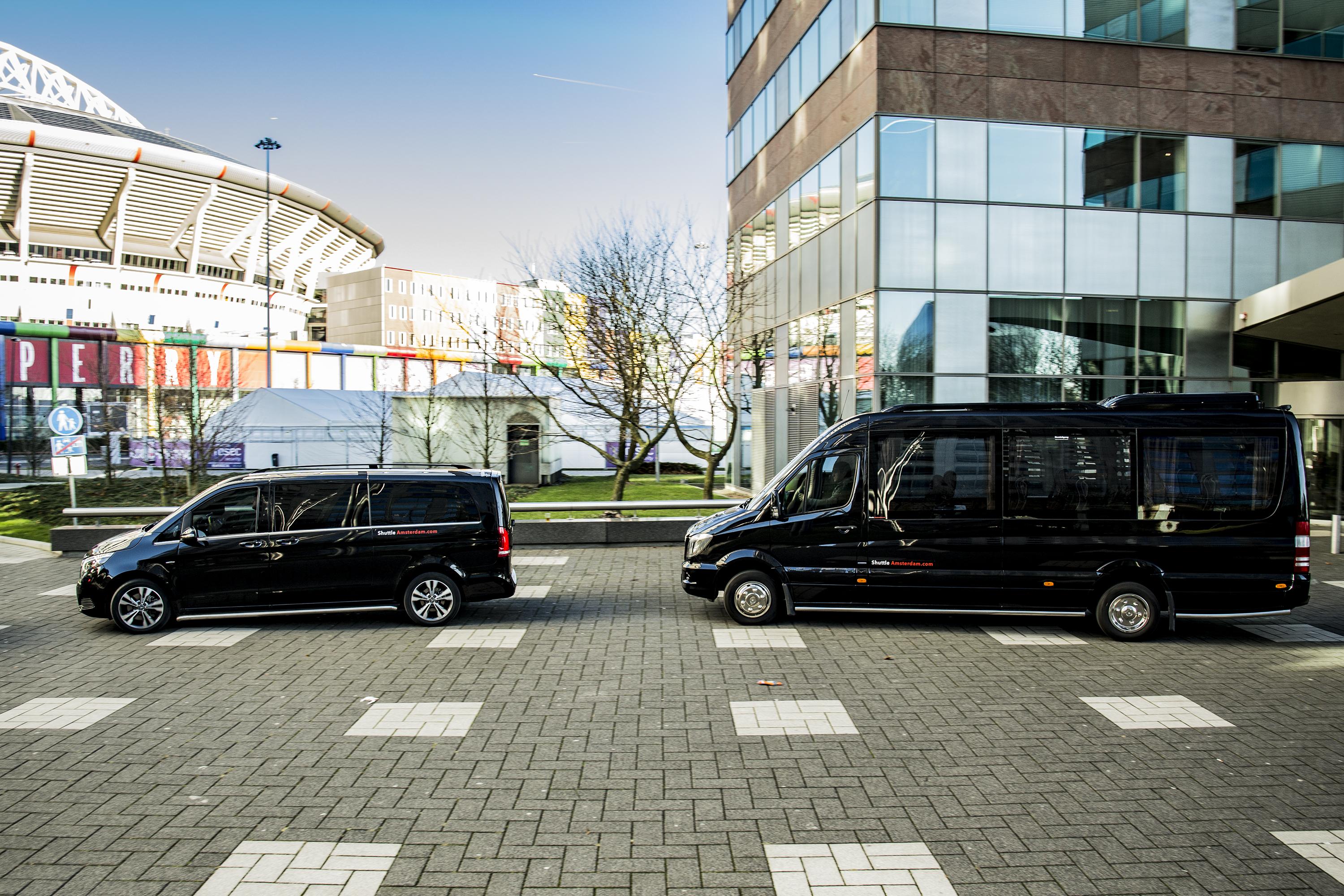Taxi Amsterdam Schiphol Minibus Touringcar Vip privé chauffeur pendeldient congress evenement groeps vervoer taxibedrijf busbedrijf touringcarbedrijf Tours Tour Netherlands Holland Keukenhof Zaanse Schans Volendam